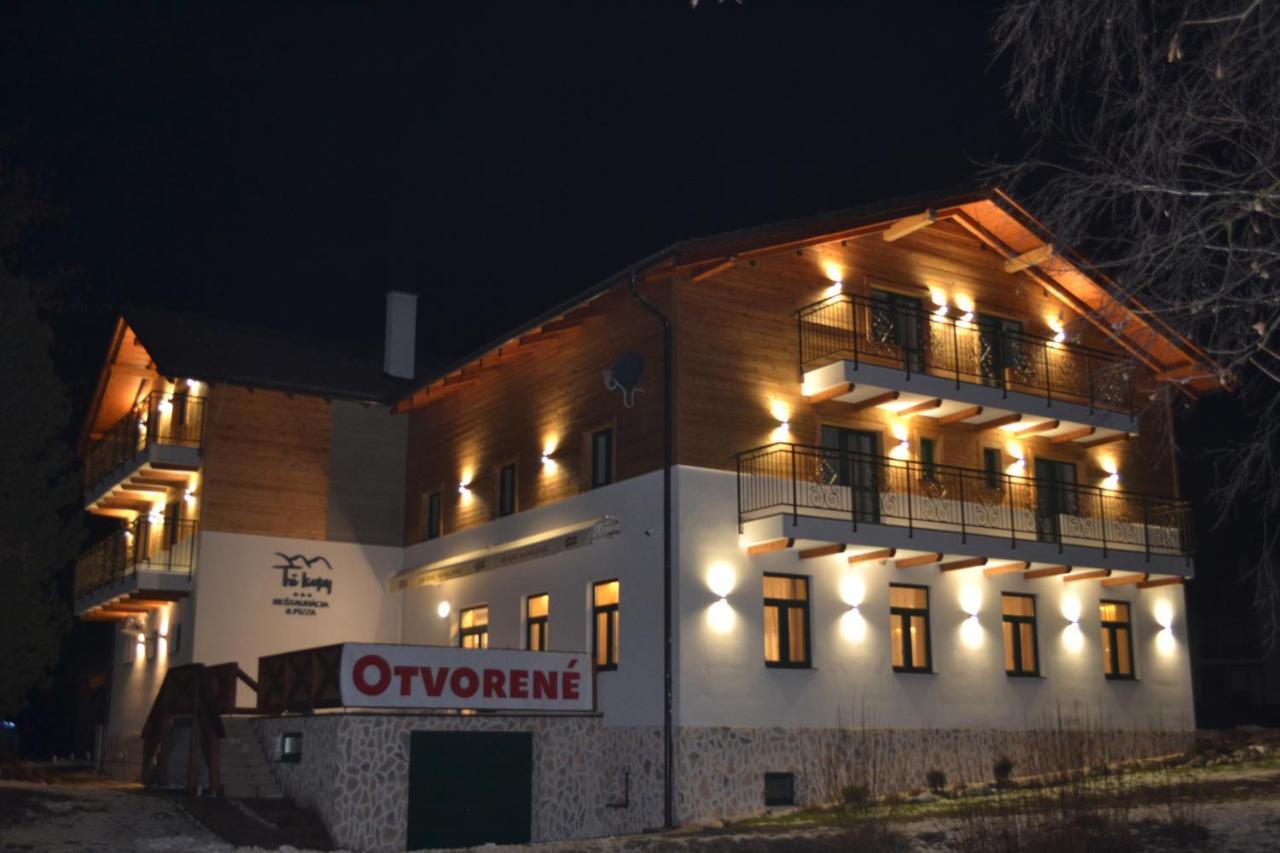 Tri Kopy*** - Penzion, Restauracia A Pizza Smrečany Екстериор снимка