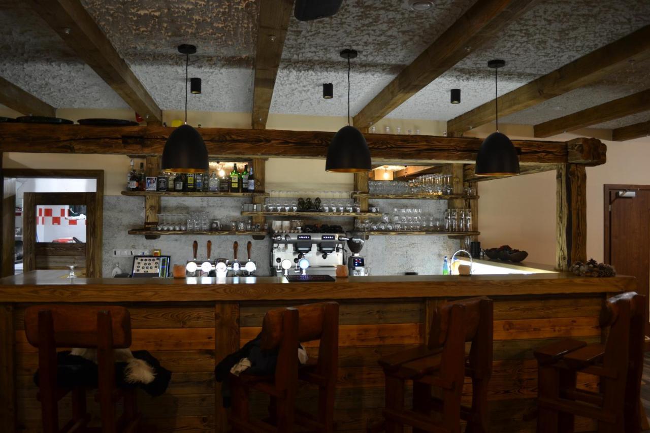 Tri Kopy*** - Penzion, Restauracia A Pizza Smrečany Екстериор снимка